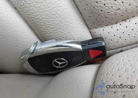 2018 Mercedes-Benz Glc 300 z USA, uszkodzony, nr VIN WDC0G4JB3JV067743